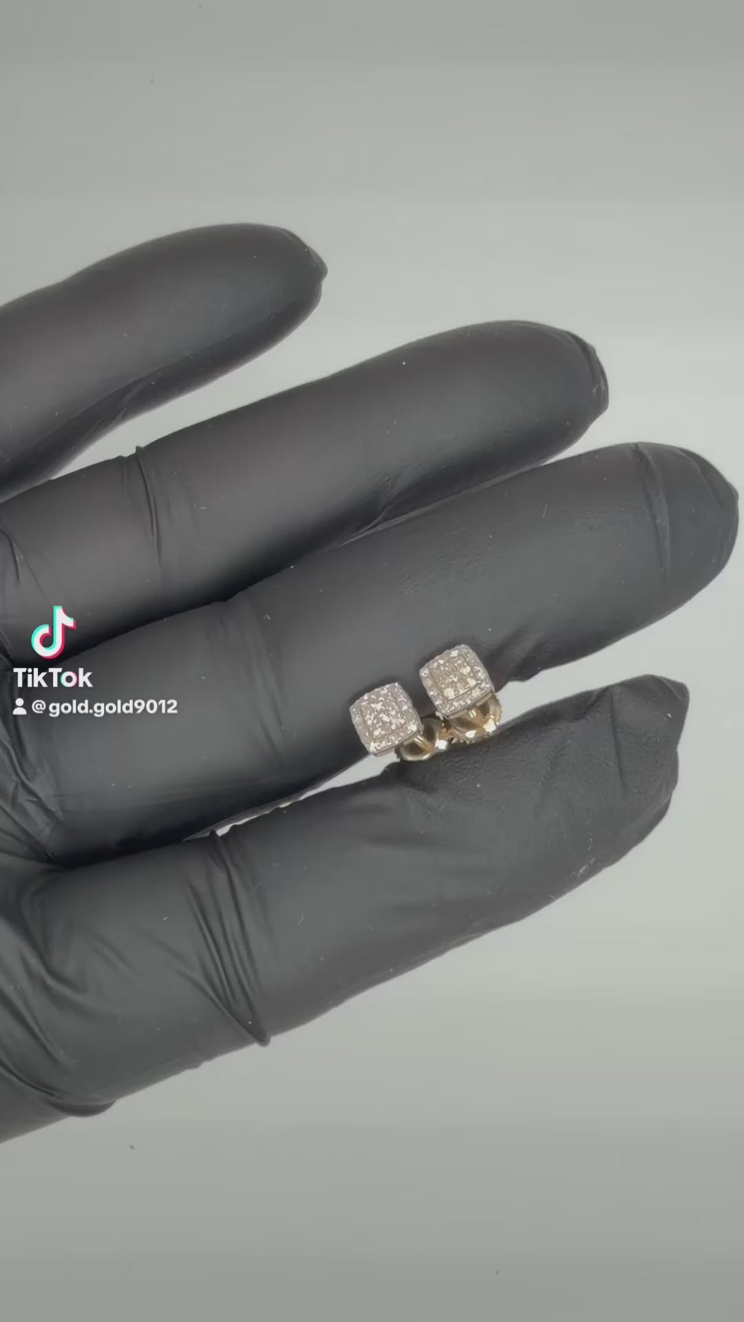 Aretes de oro 10k con natural diamond